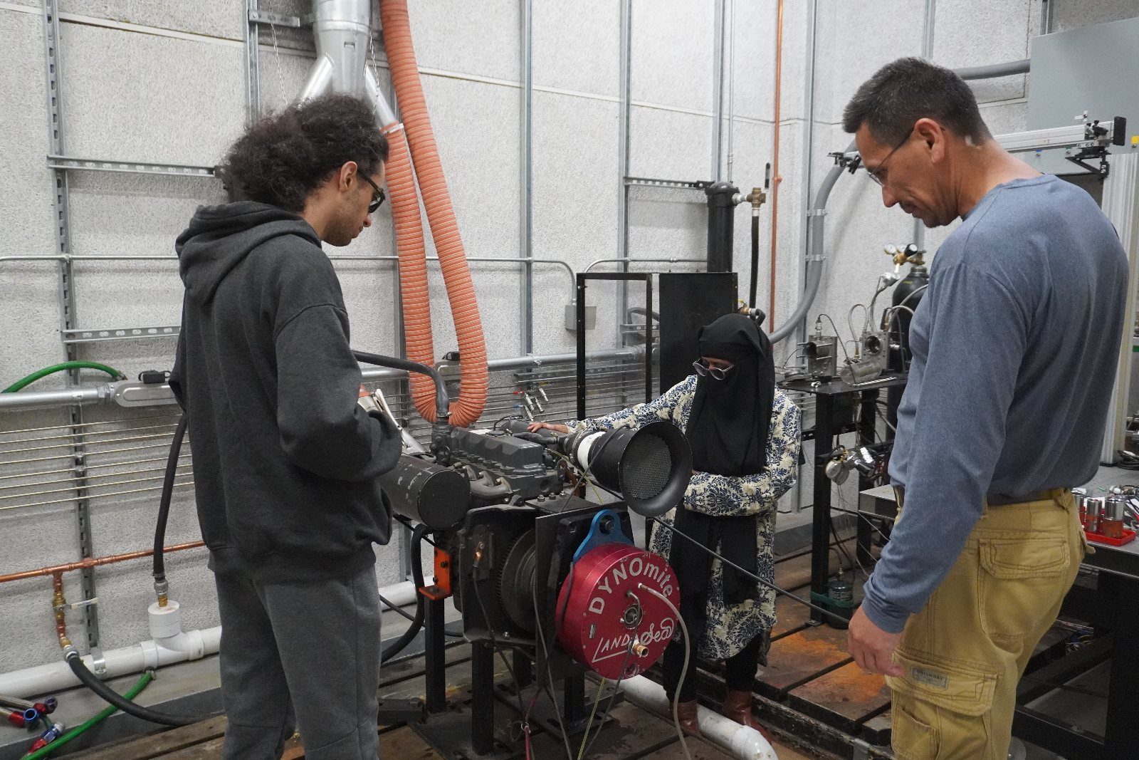 Engine dynamometer testing in the powertrain lab